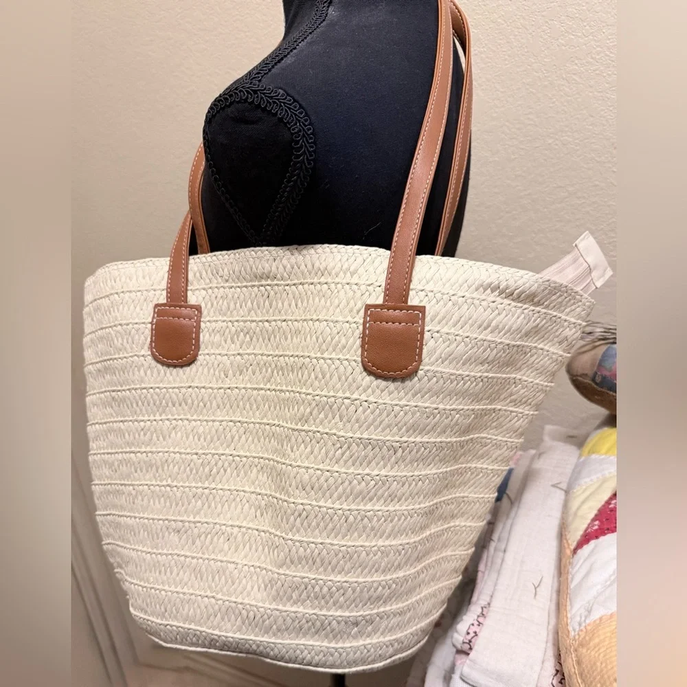 Straw Tote Bag - Picture 3 of 6